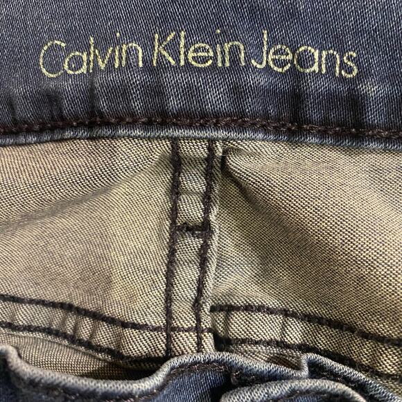 Calvin Klein Size 12 ladies jeans Ultimate Skinny Medium Wash Stretchy Comfy - Picture 5 of 9